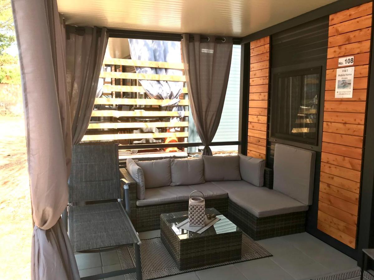 H&S Mobile Home Privlaka  Exterior photo